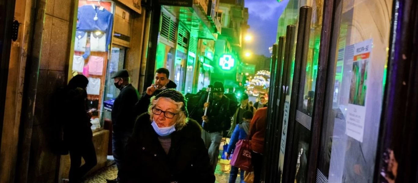 Πορτογαλία: Παρά το 90% εμβολιαστικής κάλυψης η χώρα υποφέρει από την πανδημία